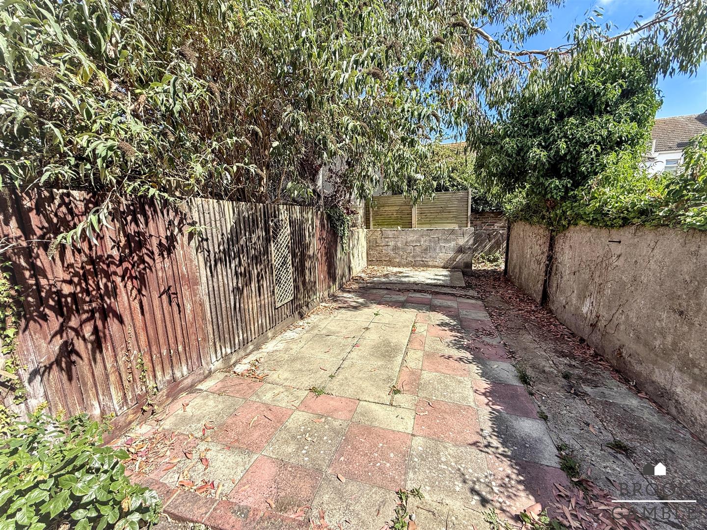 2 Bedroom House. Beamsley Road in Eastbourne,  4